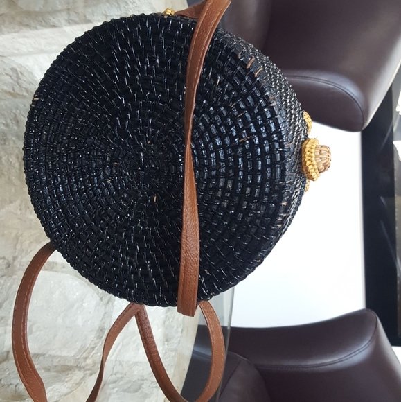 ROUND BLACK RATTAN WOVEN CROSSBODY BAG PURSE - Picture 2 of 4